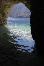 Caverna em Pros, na ilha de Lefkadas/GR,  agosto de 2007