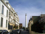 Farol de Bari, a cidade j cresceu tanto que abraou o farol!! setembro 2006