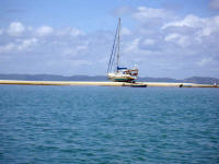 Na mar baixa a coroa de Itaparica serve para qualquer conserto, ainda mais em veleiros de bolina.